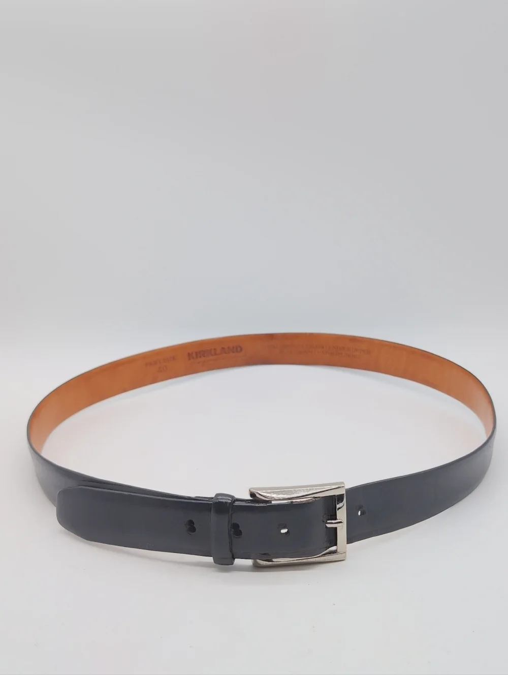 Kirkland Signature Sz 42 Men's Black Leather Dress Belt